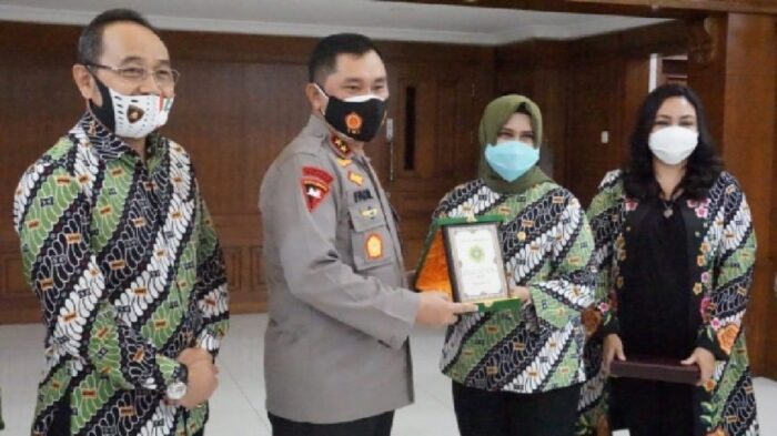 Kapolda Jatim, Irjen Pol Muhammad Fadil Imran saat menemui pengurus Ikatan PPAT Jatim : Foto: Bidhumas Polda Jatim