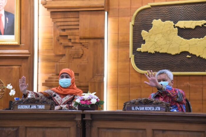 Gubernur Khofifah saat membuka UMKM Virtual EXPO secara daring di Gedung Negara Grahadi Surabaya, Jumat (16/10/2020) /hum