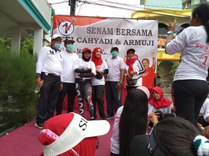 Senam bersama Eri Cahyadi-Armuji