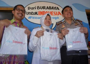 Dari kiri, Kajari Surabaya Didik Farkhan, Wali Kota Surabaya Tri Rismaharini dan Kapolrestabes Surabaya M. Iqbal (Dok. Redaksi)