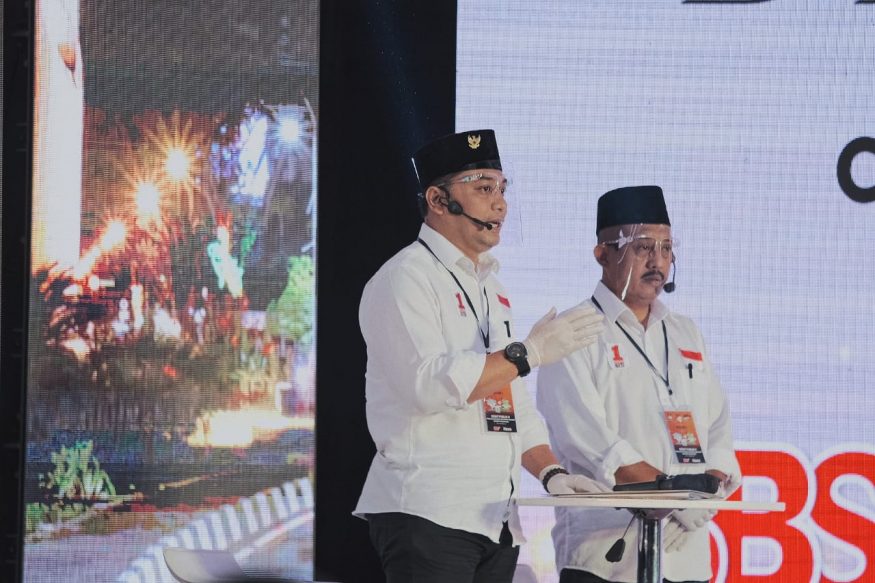 Eri-Armuji saat debat kedua Pilkada Surabaya/ist