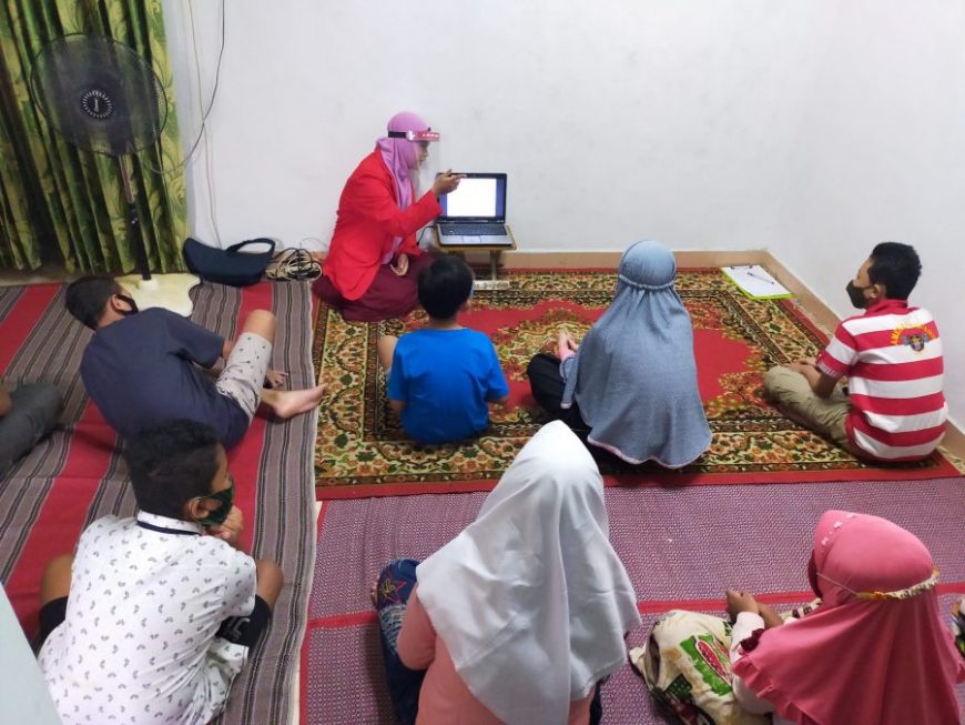 Dalam kegiatan KKN ini Safira juga membentuk kelompok belajar bersama untuk anak-anak /Ist