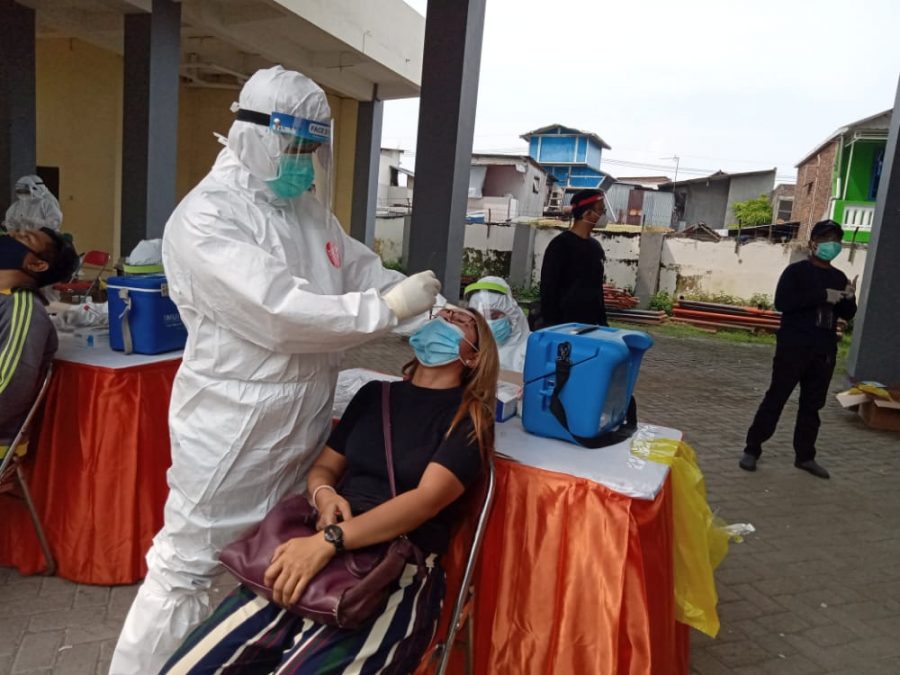 Test swab ini diikuti seluruh petugas pengawas TPS se-Surabaya /Ist