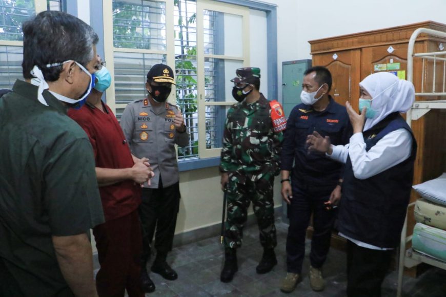Forkopimda Jatim saat meninjau RS Darurat Lapangan Malang, Sabtu (5/12/2020) /Ist