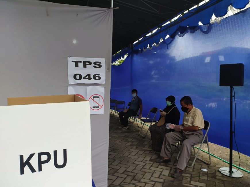 Suasana pemungutan suara ulang di TPS 46 Kedurus, Kecamatan Karangpilang Surabaya, Minggu (13/12/2020) /Ist