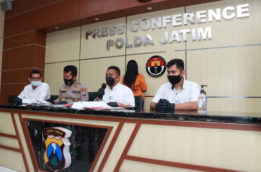 Polda Jatim saat menggelar konferensi pers /Ist