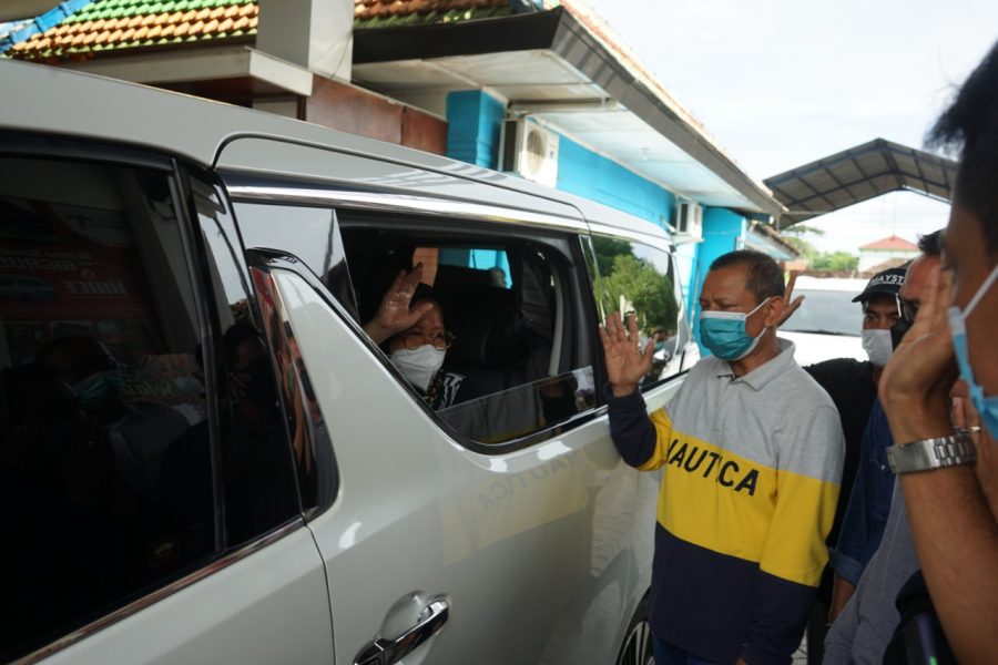 Momen dimana saat Mensos Risma berpamitan dengan pejabat Pemkot Surabaya /Ist