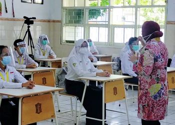 Simulasi sekolah tatap muka di SMPN 1 Surabaya, Selasa (8/12/2020) | Foto: Bicara Surabaya