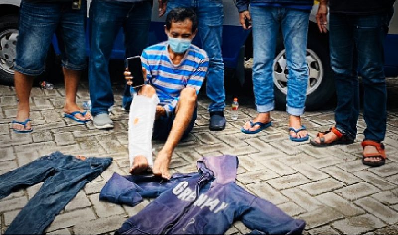 Sungkono alias Topeng (44) saat diamankan petugas kepolisian /Ist