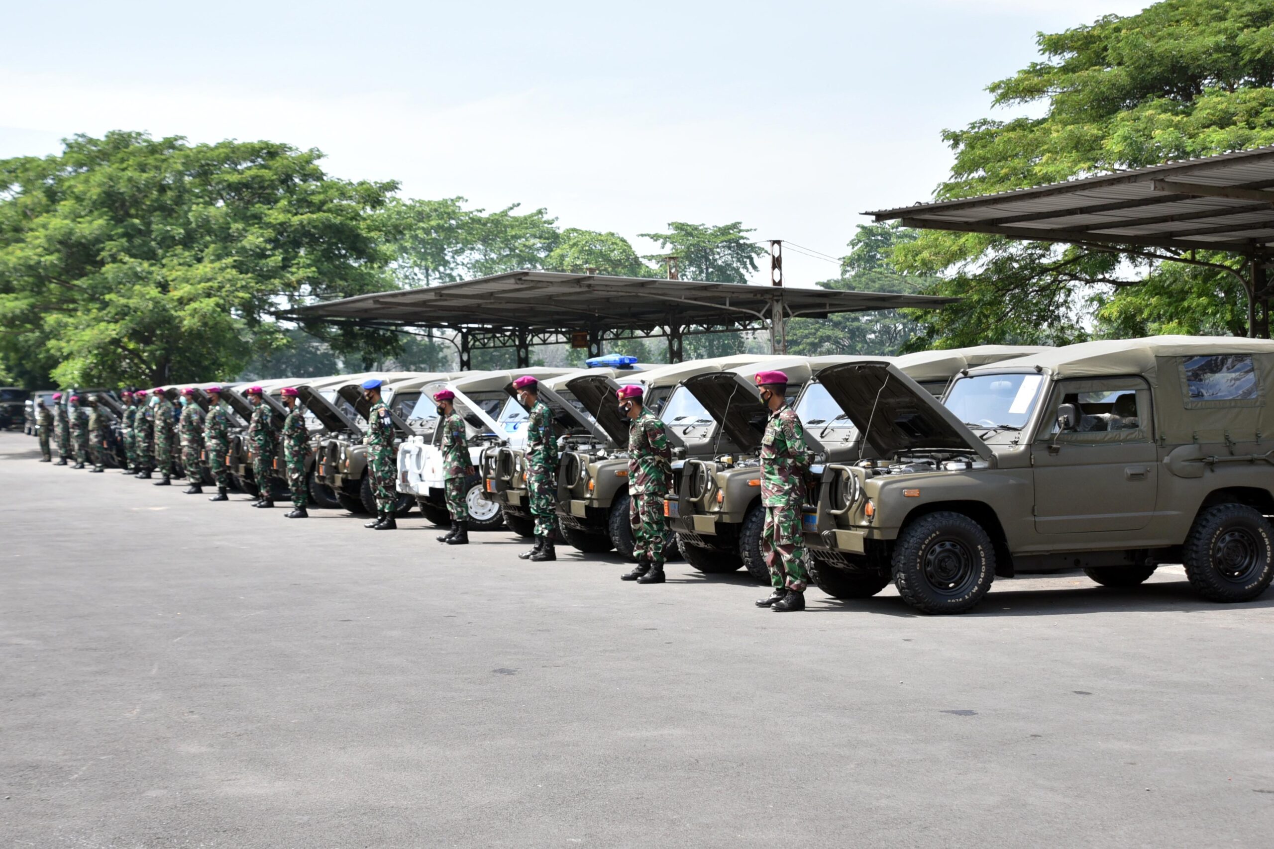 Penyerahan kendaraan dinas operasional /dok.  Dispen Kormar
