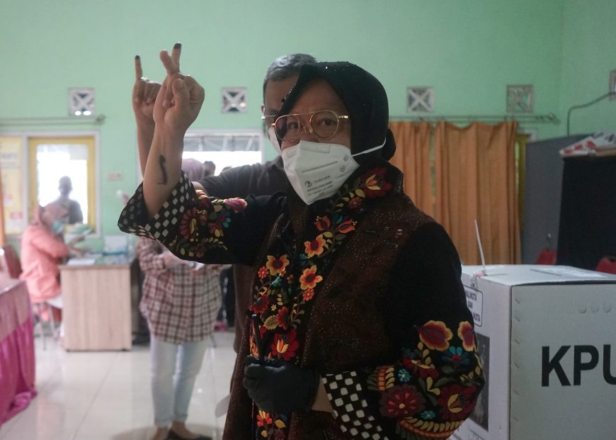 Wali Kota Risma usai mencoblos/ist