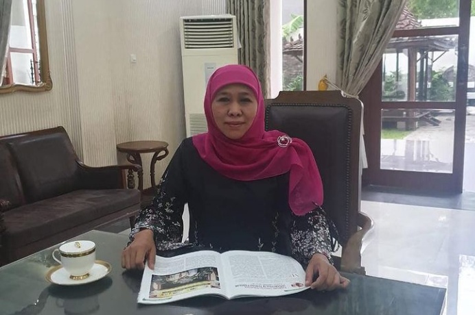 Capture postingan foto Instagram Khofifah saat mengumumkan dirinya positif Covid-19.