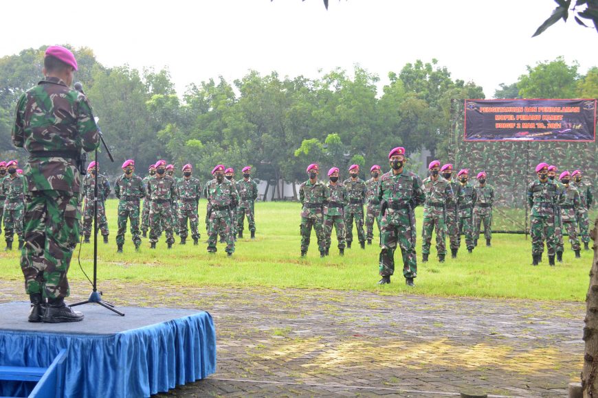Prajurit Brigif 2 Marinir Pasmar 2 saat mengikuti pendalaman pengetahuan Mopel dan Motoris /Dispen Kormar
