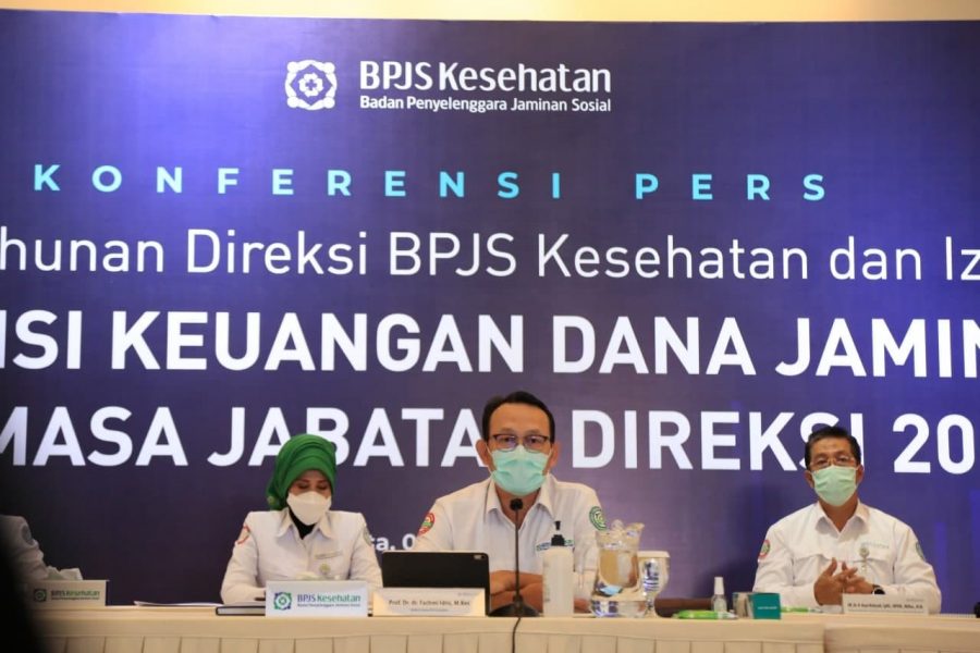 Direktur Utama BPJS Kesehatan, Fachmi Idris (depan tengah) saat menggelar konferensi pers di Jakarta /Ist