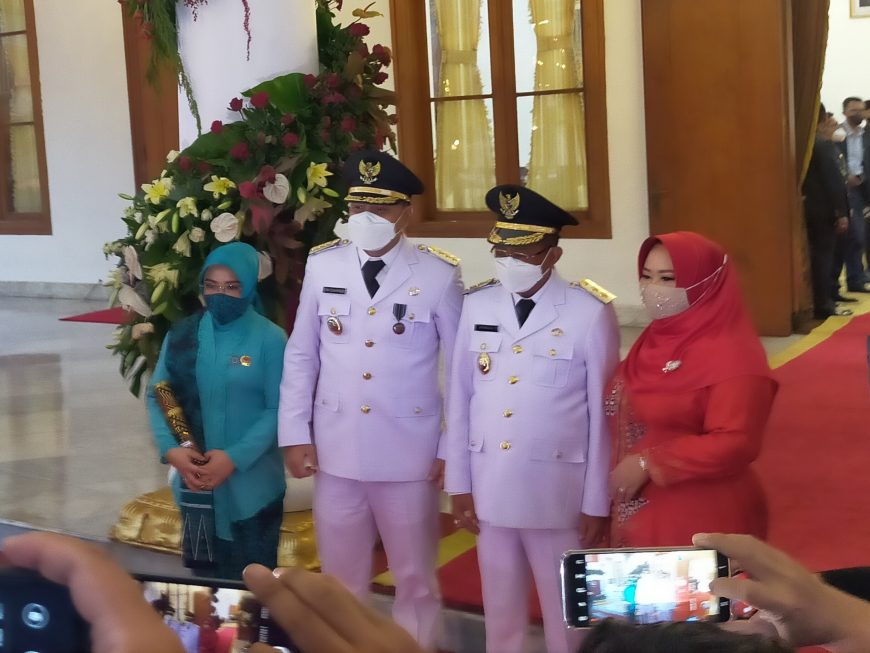 Wali Kota dan Wakil Wali Kota Surabaya, Eri Cahyadi-Armudji usai dilantik di Gedung Negara Grahadi, Jum'at (26/2/2021) sore /Bicara Surabaya