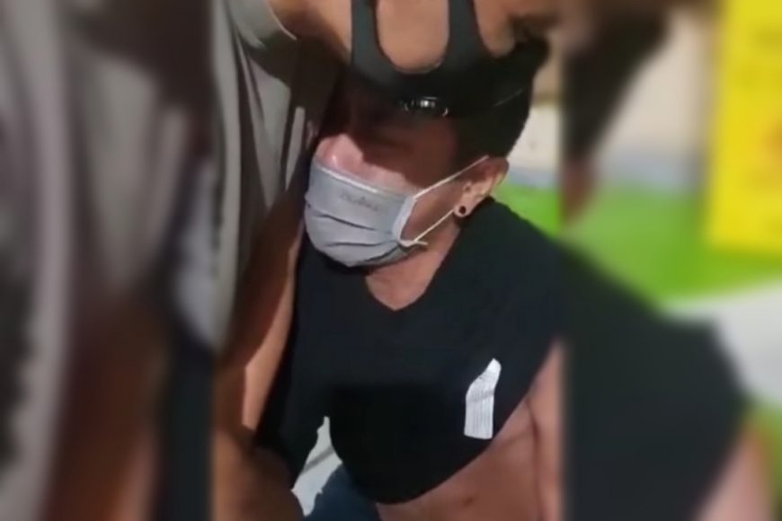 Brigadir Agus Rifandi saat disuntik vaksin Covid-19 /foto: tangkapan layar