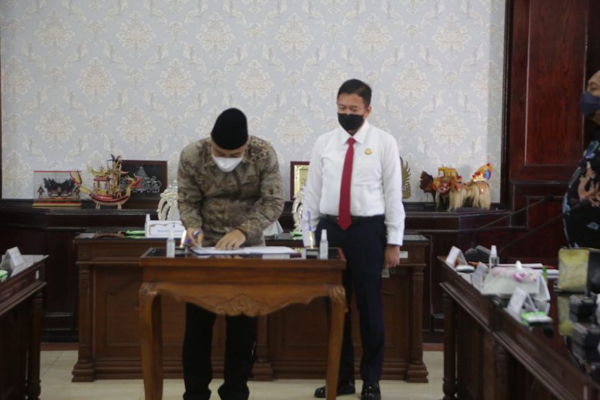 Penandatanganan MoU antara pemkot dan Kejari Surabaya /Ist