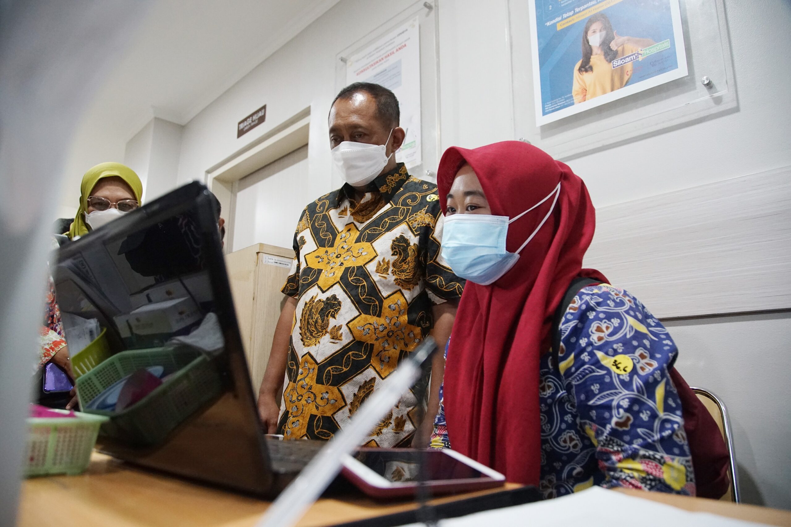 Wawali Surabaya Armuji saat meninjau Rs Siloam/Dok. Humas