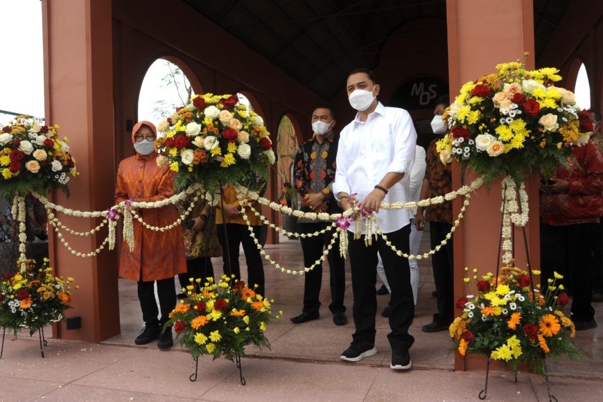 Mensos Risma bersama Wali Kota Eri meresmikan Museum Olahraga Surabaya (MOS)/ist