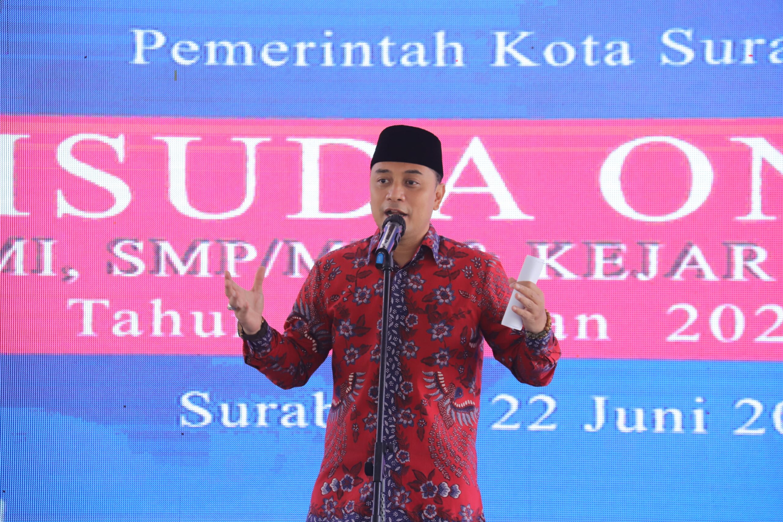 Wali Kota Eri saat wisuda online/ist