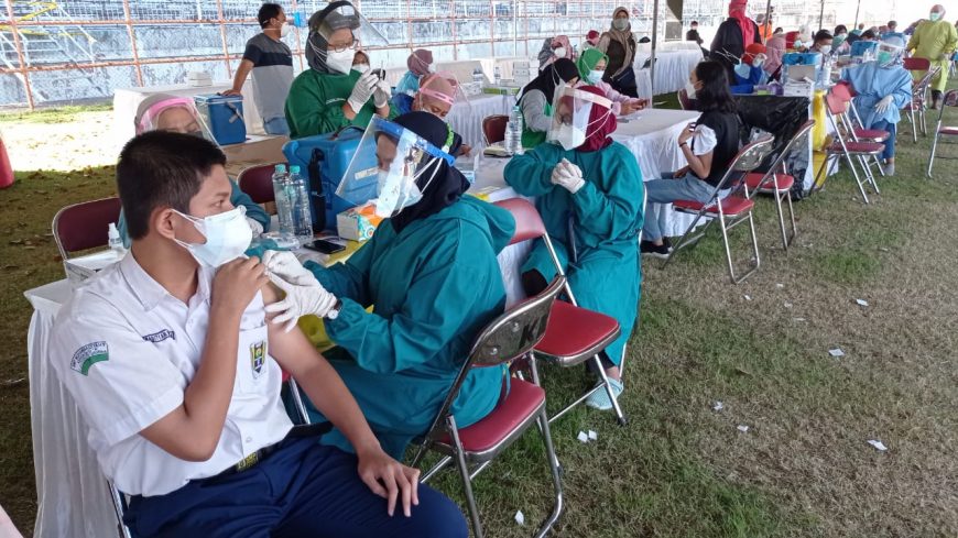 Dok. Vaksinasi pelajar di Gelora 10 November Surabaya /Ist