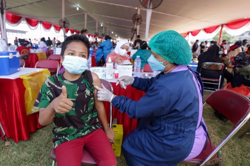 Vaksinasi pelajar di Lapangan Thor Surabaya /dok. Humas Pemkot Surabaya