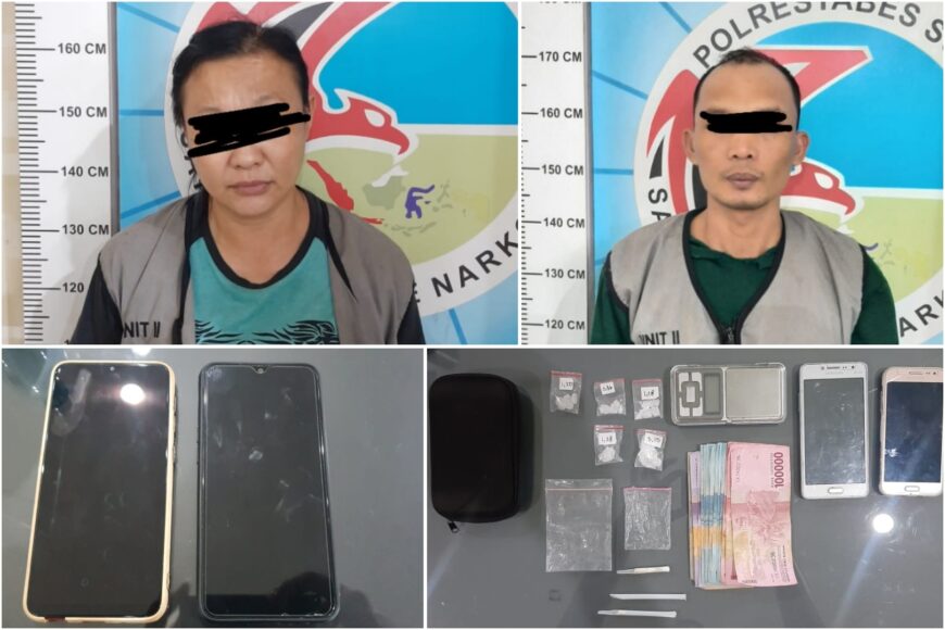 Kedua tersangka beserta barang bukti saat diamankan di Mapolrestabes Surabaya /Ist