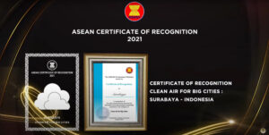 Penghargaan Udara Terbersih se ASEAN yang diraih Surabaya/Dok. Humas Pemkot Surabaya