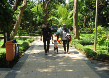 Pengunjung di Taman Flora, Kebun Bibit, Bratang Surabaya /Ist