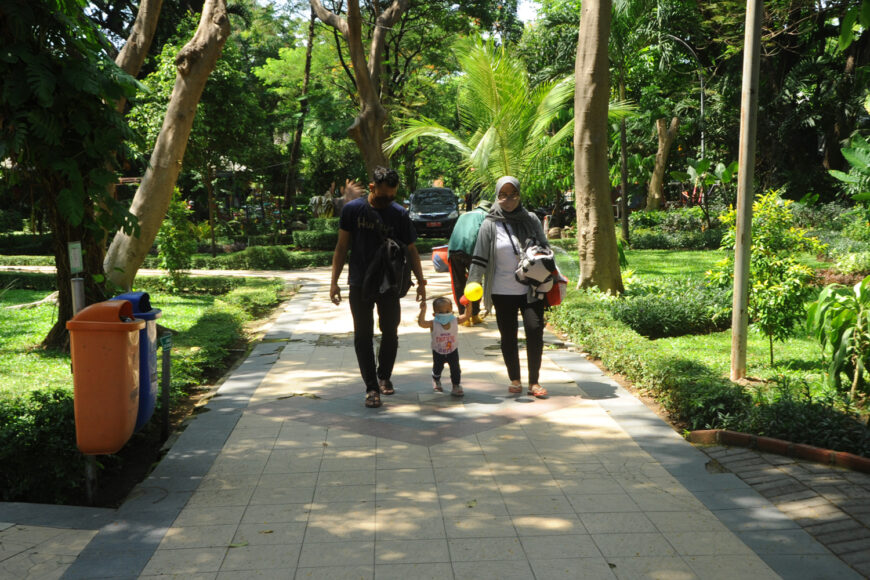 Pengunjung di Taman Flora, Kebun Bibit, Bratang Surabaya /Ist