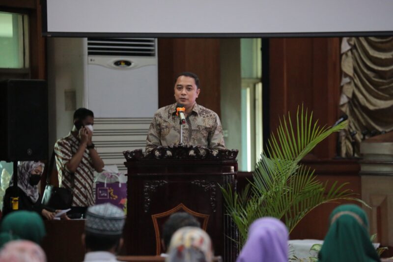 Wali Kota Eri Cahyadi saat menjadi Keynote Speaker dalam Seminar Nasional dan Forum Ilmiah Guru dan Tenaga Kerja Kependidikan /Ist