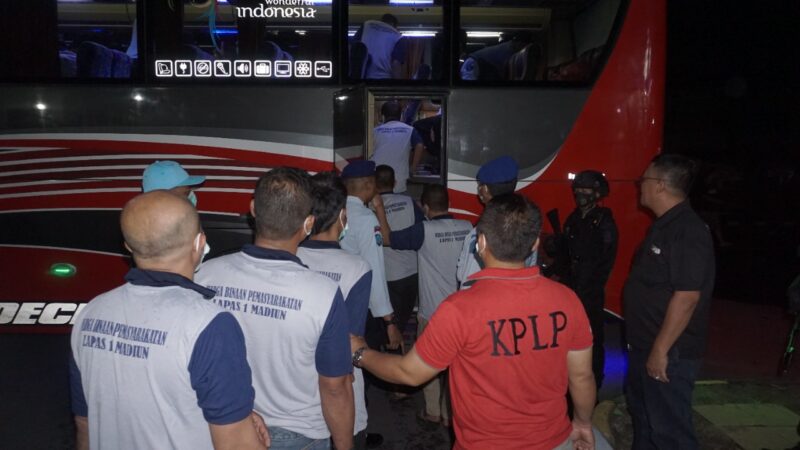 Proses pemindahan Warga Binaan Pemasyarakatan (WBP) ke Nusa Kambangan /Ist