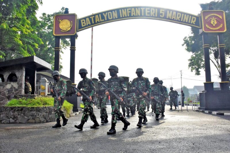 Hanmars prajurit Yonif 5 Marinir di DBAL Koarmada II Surabaya /foto: Dispen Kormar