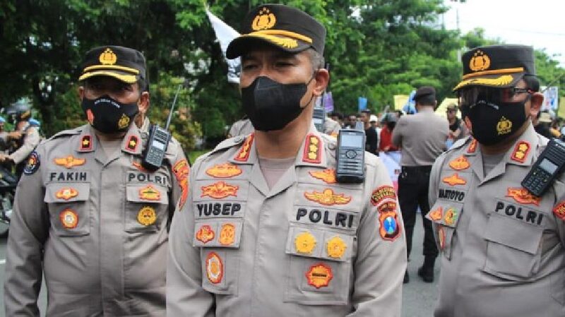 Kapolrestabes Surabaya, Kombes Pol Akhmad Yusep Gunawan (tengah) /Ist