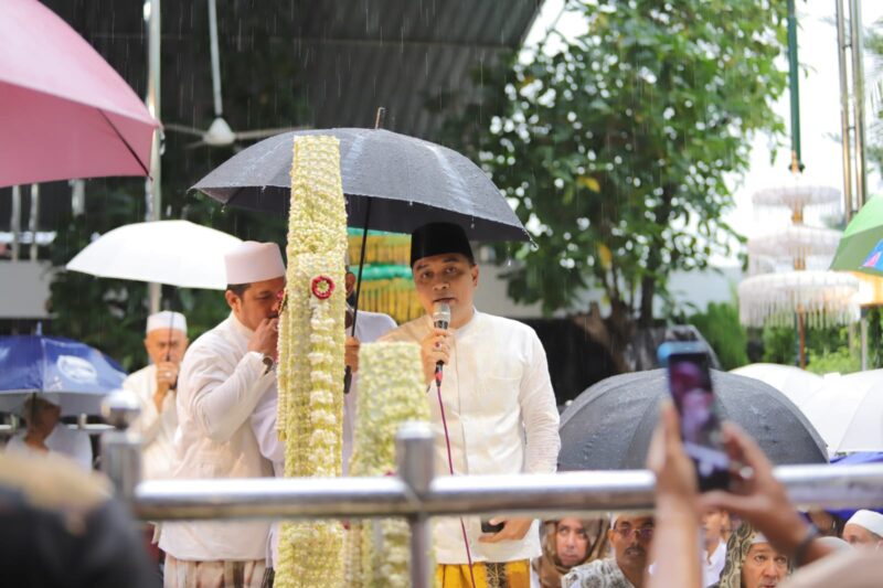 Wali Kota Eri Cahyadi saat menghadiri haul Sunan Ampel/istimewa