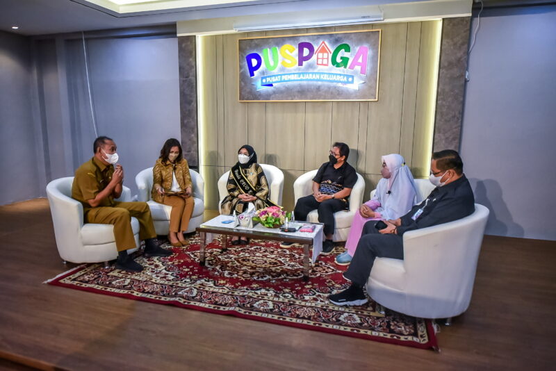 Talkshow di Pusat Pembelajaran Keluarga (Puspaga), lantai 2 Gedung Siola, Selasa (19/4/2022)/Bicarasurabaya.com