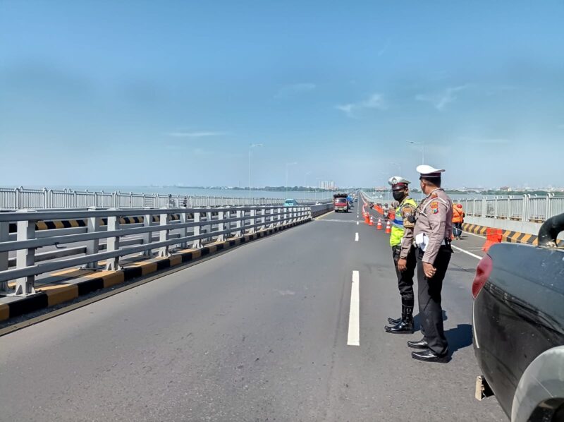 Pengalihan arus lalu lintas di Jembatan Suramadu /Ist