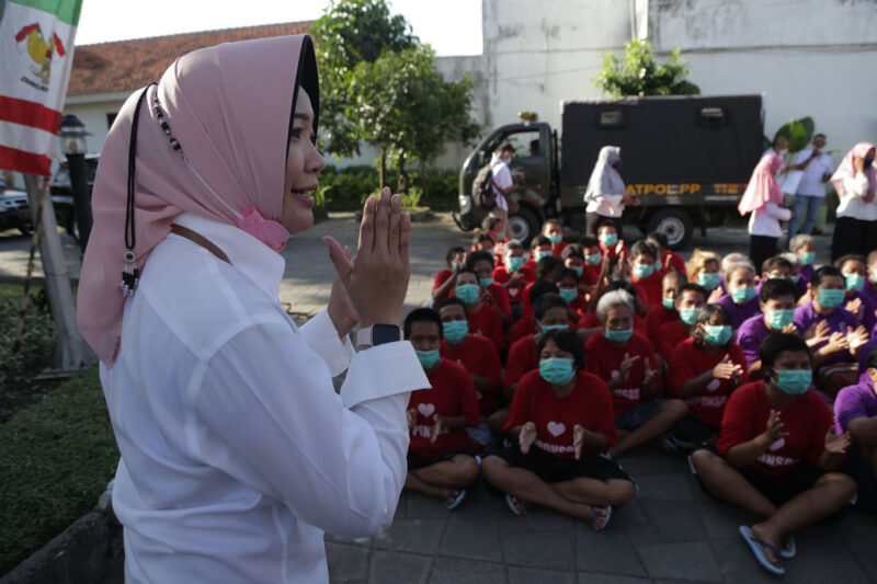 Dok. Kepala Dinas Sosial (Dinsos) Kota Surabaya, Anna Fajriatin saat berada di Liponsos Keputih /Istimewa