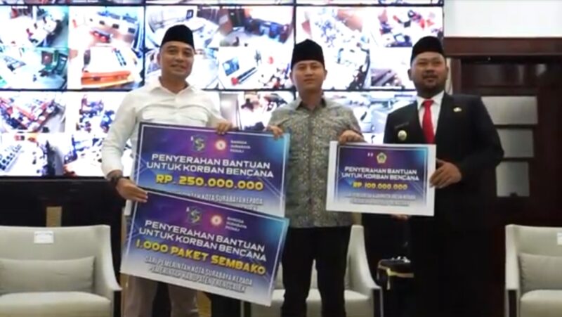 Penyerahan bantuan secara simbolis untuk Pemkab Trenggalek /Bicara Surabaya
