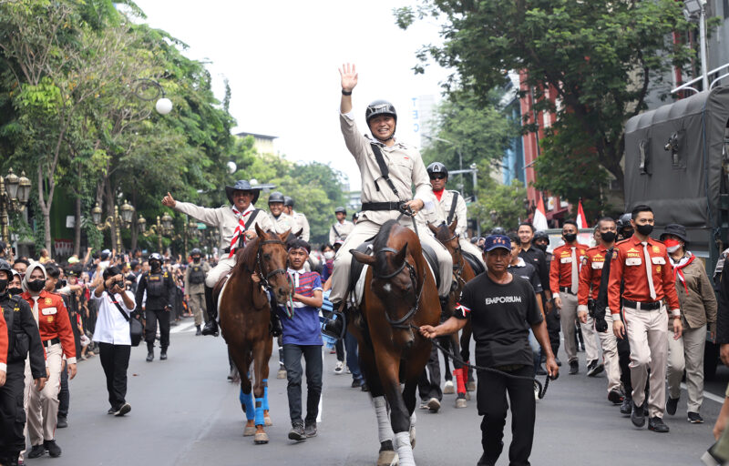 Wali Kota Eri menunggangi kuda saat Parade Surabaya Juang/Dok. Diskominfo