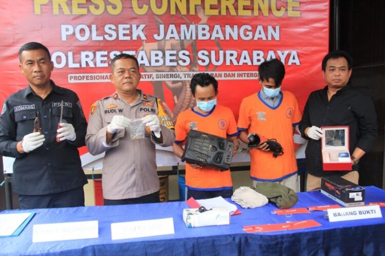 Konferensi pers kasus pembobolan rumah elit di kawasan Jambangan, Kota Surabaya (Istimewa)