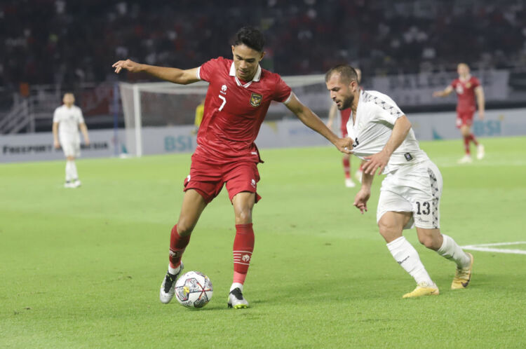 Salah satu andalan pemain Timnas Indonesia saat duel bersama pemain Timnas Palestina di FIFA Matchday/Dok. Diskominfo Surabaya