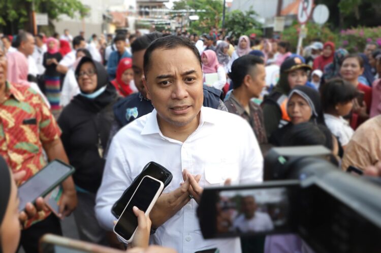 Wali Kota Eri Cahyadi usai meresmikan Balai RW VII, Kelurahan Airlangga, Kecamatan Gubeng, Surabaya, Rabu (20/9/2023) /Istimewa