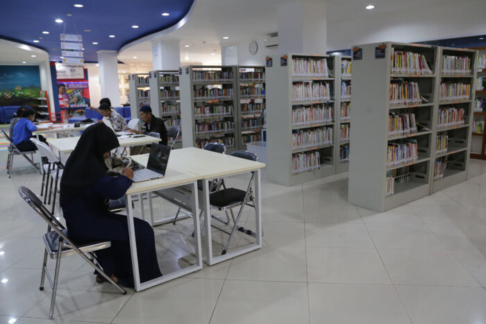 Suasana Perpustakaan di Surabaya yang banyak pengunjung/Dok. Diskominfo Surabaya