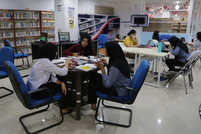 Suasana Perpustakaan di Surabaya yang banyak pengunjung/Dok. Diskominfo Surabaya