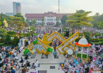 Suasana Salat Idulfitri di Taman Surya, Balai Kota Surabaya, Rabu (10/4/2024) /Istimewa