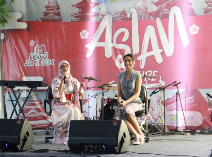 Puteri Indonesia Lingkungan 2023 Yasinta saat talkshow di acara Commfest 2024/dok.Bicarasurabaya.com