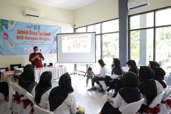 Ibu-ibu saat mengikuti Sekolah Orang Tua Hebat (SOTH)/Dok. Diskominfo Surabaya