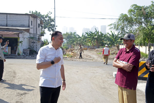 Wali Kota Surabaya Eri Cahyadi saat sidak di Radial Road Lontar/Dok. Bicarasurabaya.com