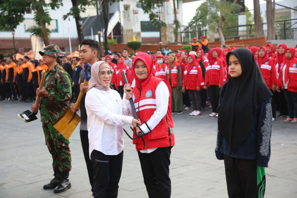 Apel launching "Surabaya Bergerak" Jilid II di plaza Gedung Internatio, kawasan Kota Lama Surabaya, Kamis (24/10/2024) /Foto: Pemkot Surabaya
